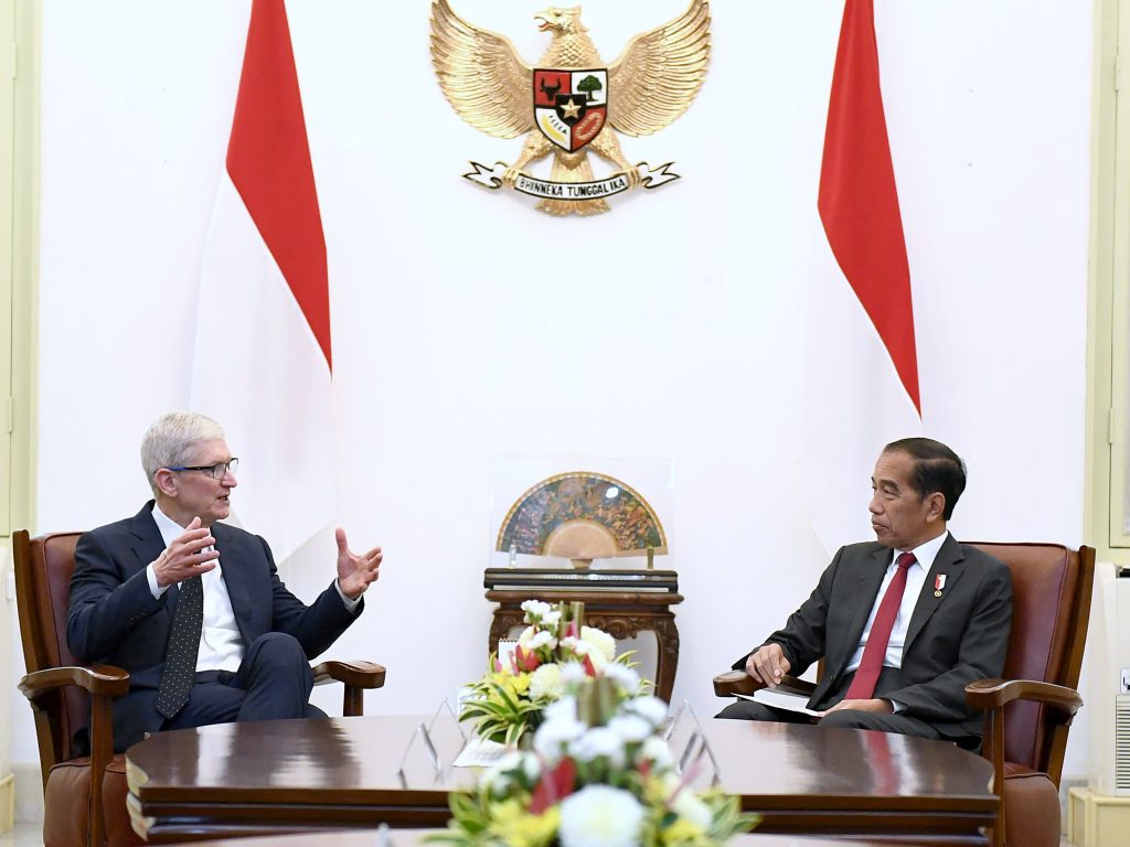 Presiden Jokowi Menerima Delegasi Apple Jajaki Peluang Pengembangan Manufaktur dan Investasi Teknologi